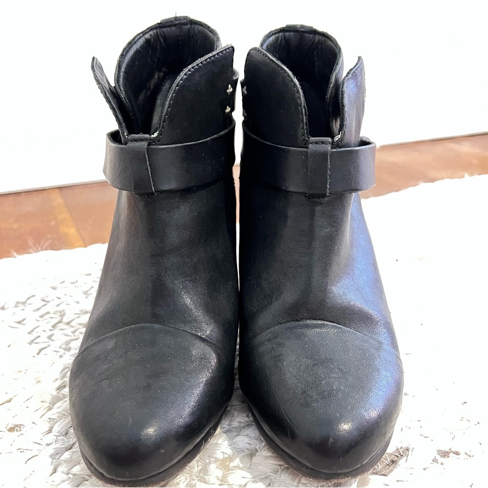 Rag & Bone Harrow Leather Ankle Boot in Black (size 36.5/6). Good Used Condition - Picture 3 of 6